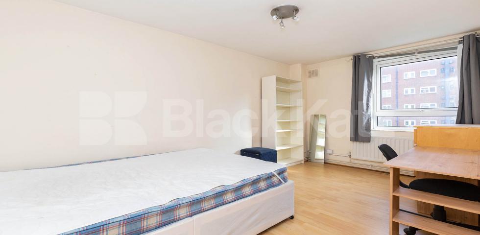 			IDEAL FOR UCL & ROYAL VET STUDENTS!, 3 Bedroom, 1 bath, 1 reception Flat			 Crowndale Road, MORNINGTON CRESCENT 